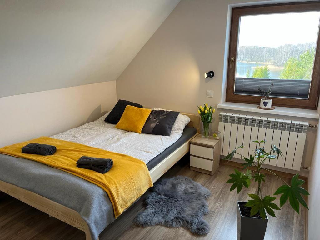 Domek Z Kominkiem Nad Jeziorem Z Jacuzzi Ogrodowym Sumowo  Exteriör bild