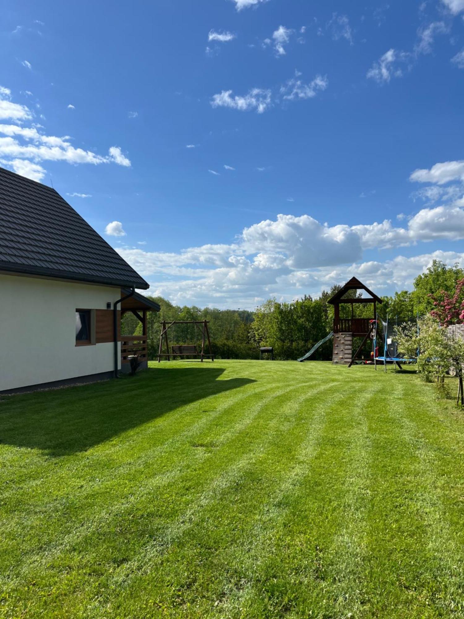 Domek Z Kominkiem Nad Jeziorem Z Jacuzzi Ogrodowym Sumowo  Exteriör bild